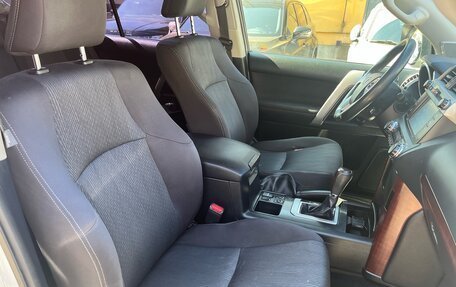 Toyota Land Cruiser Prado 150 рестайлинг 2, 2015 год, 3 489 000 рублей, 9 фотография