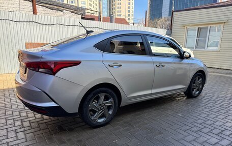 Hyundai Solaris II рестайлинг, 2021 год, 1 900 000 рублей, 3 фотография