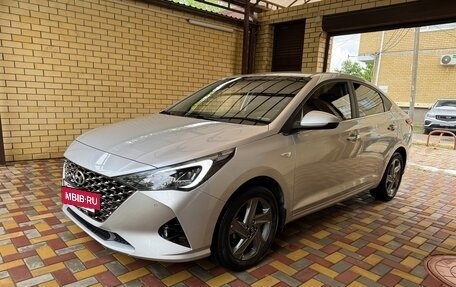 Hyundai Solaris II рестайлинг, 2021 год, 1 900 000 рублей, 8 фотография