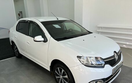 Renault Logan II, 2016 год, 785 000 рублей, 3 фотография