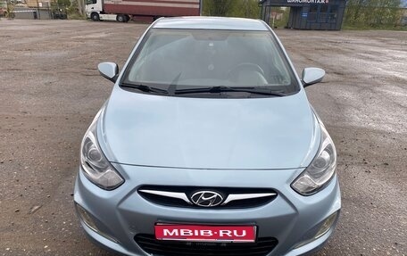 Hyundai Solaris II рестайлинг, 2011 год, 780 000 рублей, 1 фотография