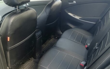Hyundai Solaris II рестайлинг, 2011 год, 450 000 рублей, 1 фотография