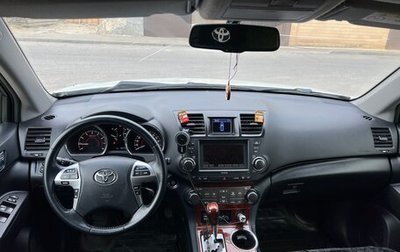 Toyota Highlander III, 2012 год, 2 050 000 рублей, 1 фотография