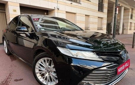 Toyota Camry, 2021 год, 2 350 000 рублей, 1 фотография