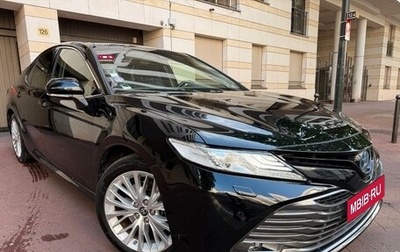 Toyota Camry, 2021 год, 2 350 000 рублей, 1 фотография