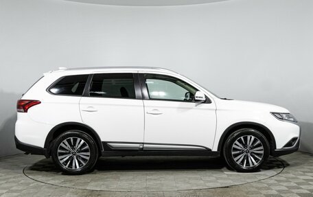 Mitsubishi Outlander III рестайлинг 3, 2019 год, 1 499 898 рублей, 4 фотография