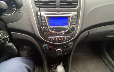 Hyundai Solaris II рестайлинг, 2011 год, 780 000 рублей, 11 фотография