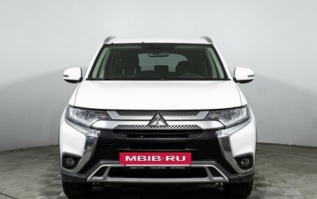 Mitsubishi Outlander III рестайлинг 3, 2019 год, 1 499 898 рублей, 2 фотография