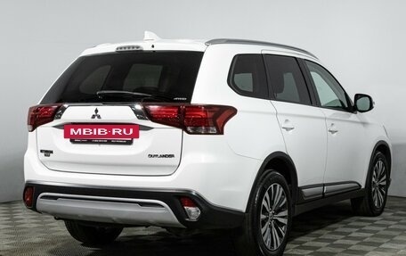 Mitsubishi Outlander III рестайлинг 3, 2019 год, 1 499 898 рублей, 5 фотография