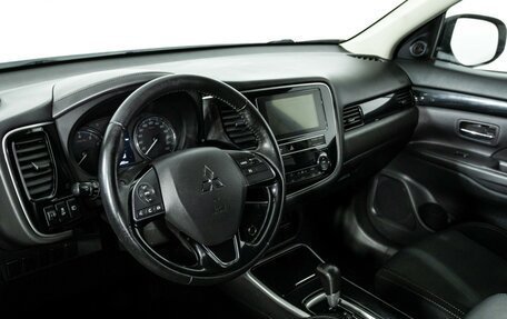 Mitsubishi Outlander III рестайлинг 3, 2019 год, 1 499 898 рублей, 11 фотография