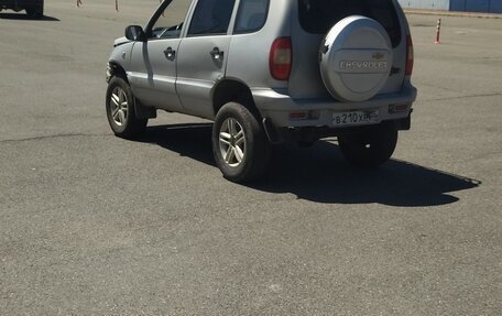 Chevrolet Niva I рестайлинг, 2003 год, 330 000 рублей, 3 фотография