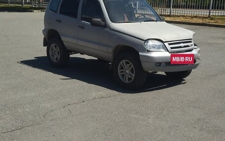 Chevrolet Niva I рестайлинг, 2003 год, 330 000 рублей, 2 фотография