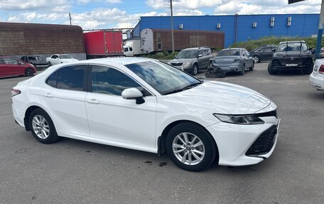 Toyota Camry, 2021 год, 3 600 000 рублей, 2 фотография