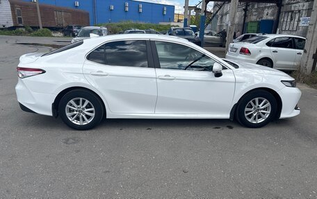 Toyota Camry, 2021 год, 3 600 000 рублей, 7 фотография