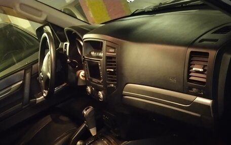 Mitsubishi Pajero IV, 2012 год, 2 200 000 рублей, 10 фотография