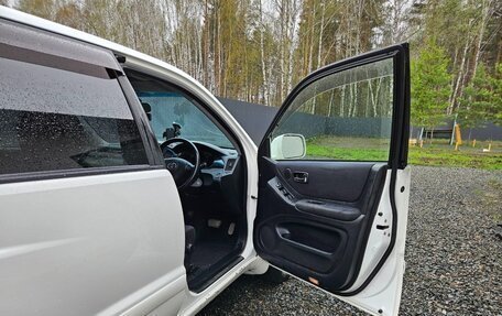 Toyota Kluger I, 2003 год, 850 000 рублей, 6 фотография