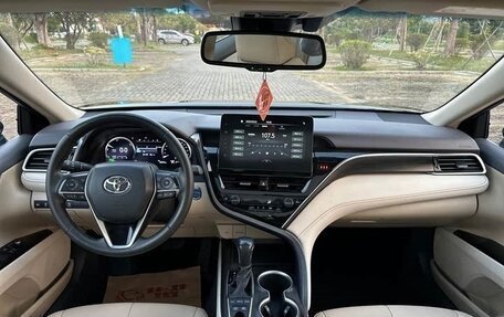 Toyota Camry, 2021 год, 2 350 000 рублей, 4 фотография