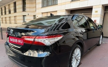 Toyota Camry, 2021 год, 2 350 000 рублей, 3 фотография
