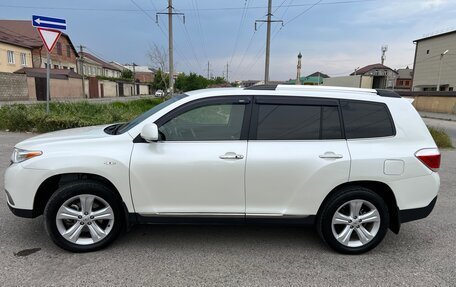 Toyota Highlander III, 2012 год, 2 050 000 рублей, 6 фотография