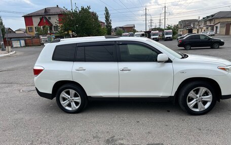 Toyota Highlander III, 2012 год, 2 050 000 рублей, 5 фотография