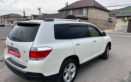 Toyota Highlander III, 2012 год, 2 050 000 рублей, 4 фотография