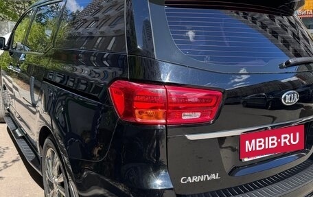 KIA Carnival III, 2018 год, 2 750 000 рублей, 14 фотография