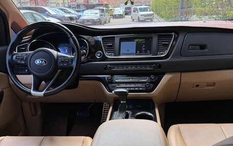 KIA Carnival III, 2018 год, 2 750 000 рублей, 17 фотография