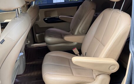 KIA Carnival III, 2018 год, 2 750 000 рублей, 26 фотография