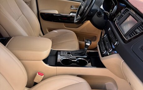 KIA Carnival III, 2018 год, 2 750 000 рублей, 39 фотография