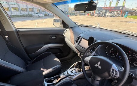 Mitsubishi Outlander III рестайлинг 3, 2010 год, 1 290 000 рублей, 6 фотография