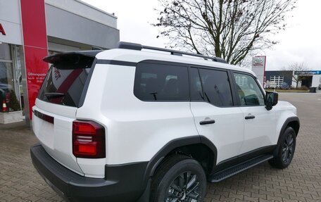 Toyota Land Cruiser Prado, 2024 год, 6 550 000 рублей, 4 фотография