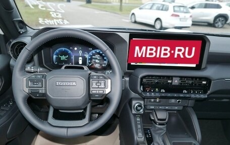 Toyota Land Cruiser Prado, 2024 год, 6 550 000 рублей, 9 фотография