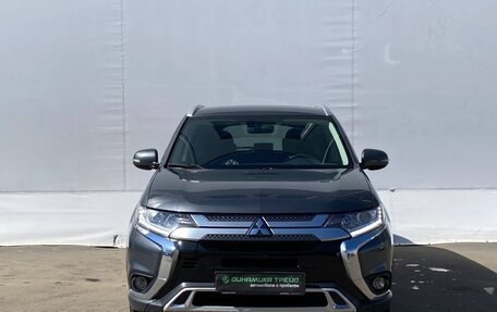 Mitsubishi Outlander III рестайлинг 3, 2019 год, 2 250 000 рублей, 2 фотография