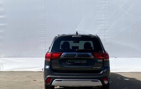 Mitsubishi Outlander III рестайлинг 3, 2019 год, 2 250 000 рублей, 6 фотография