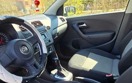 Volkswagen Polo VI (EU Market), 2014 год, 750 000 рублей, 11 фотография