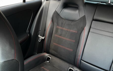 Mercedes-Benz A-Класс, 2018 год, 2 200 000 рублей, 17 фотография