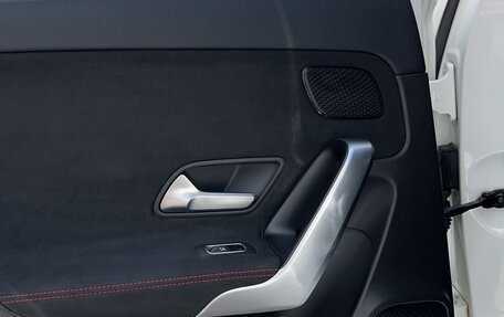 Mercedes-Benz A-Класс, 2018 год, 2 200 000 рублей, 29 фотография