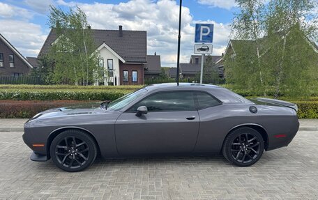 Dodge Challenger III рестайлинг 2, 2020 год, 3 750 000 рублей, 7 фотография