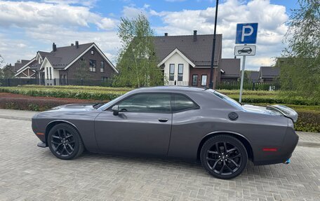 Dodge Challenger III рестайлинг 2, 2020 год, 3 750 000 рублей, 8 фотография