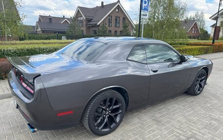 Dodge Challenger III рестайлинг 2, 2020 год, 3 750 000 рублей, 10 фотография