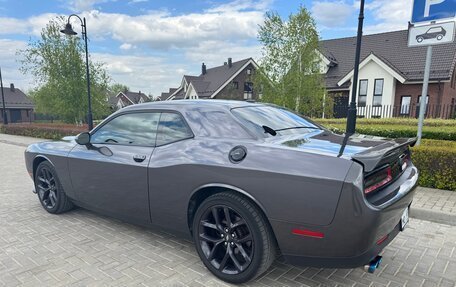 Dodge Challenger III рестайлинг 2, 2020 год, 3 750 000 рублей, 9 фотография
