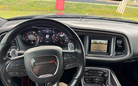 Dodge Challenger III рестайлинг 2, 2020 год, 3 750 000 рублей, 16 фотография