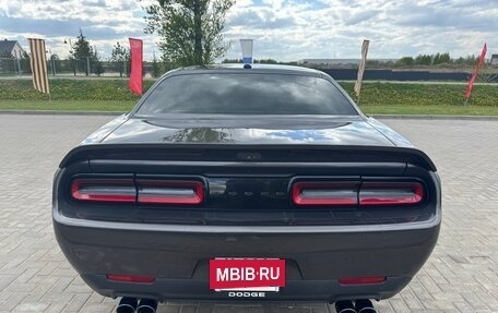 Dodge Challenger III рестайлинг 2, 2020 год, 3 750 000 рублей, 17 фотография