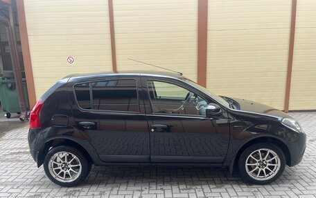 Renault Sandero I, 2013 год, 640 000 рублей, 2 фотография