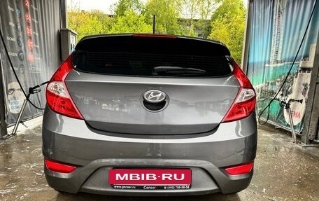 Hyundai Solaris II рестайлинг, 2013 год, 1 050 000 рублей, 2 фотография