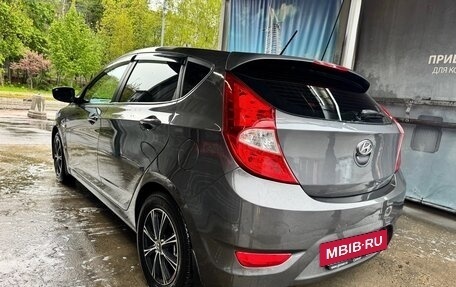 Hyundai Solaris II рестайлинг, 2013 год, 1 050 000 рублей, 4 фотография