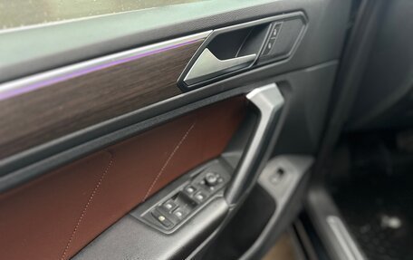 Volkswagen Tiguan II, 2021 год, 3 900 000 рублей, 21 фотография