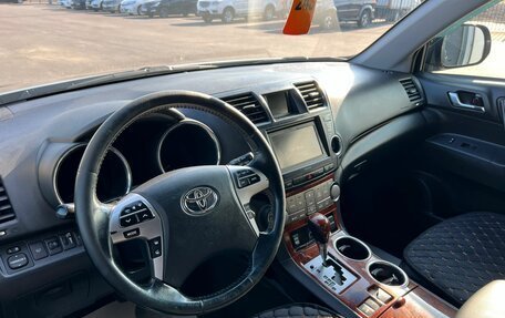 Toyota Highlander III, 2011 год, 1 499 999 рублей, 11 фотография