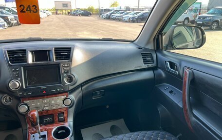 Toyota Highlander III, 2011 год, 1 499 999 рублей, 15 фотография