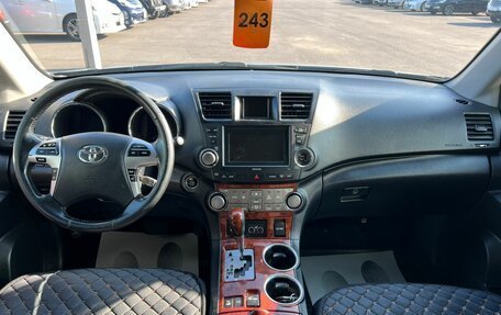 Toyota Highlander III, 2011 год, 1 499 999 рублей, 16 фотография